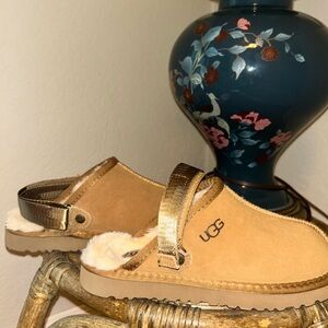 Ugg Golden Star clog